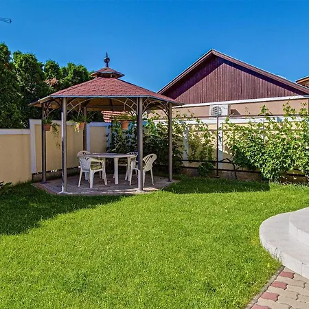 Csontos Vendeghaz בית הארחה 3*