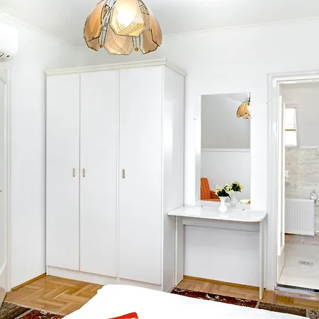 Csontos Vendeghaz בית הארחה 3*