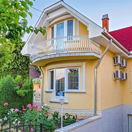 בית הארחה Csontos Vendeghaz 3*